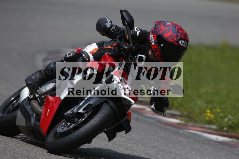 /Archiv-2024/29 12.06.2024 MOTO.CH Track Day ADR/Gruppe blau/59